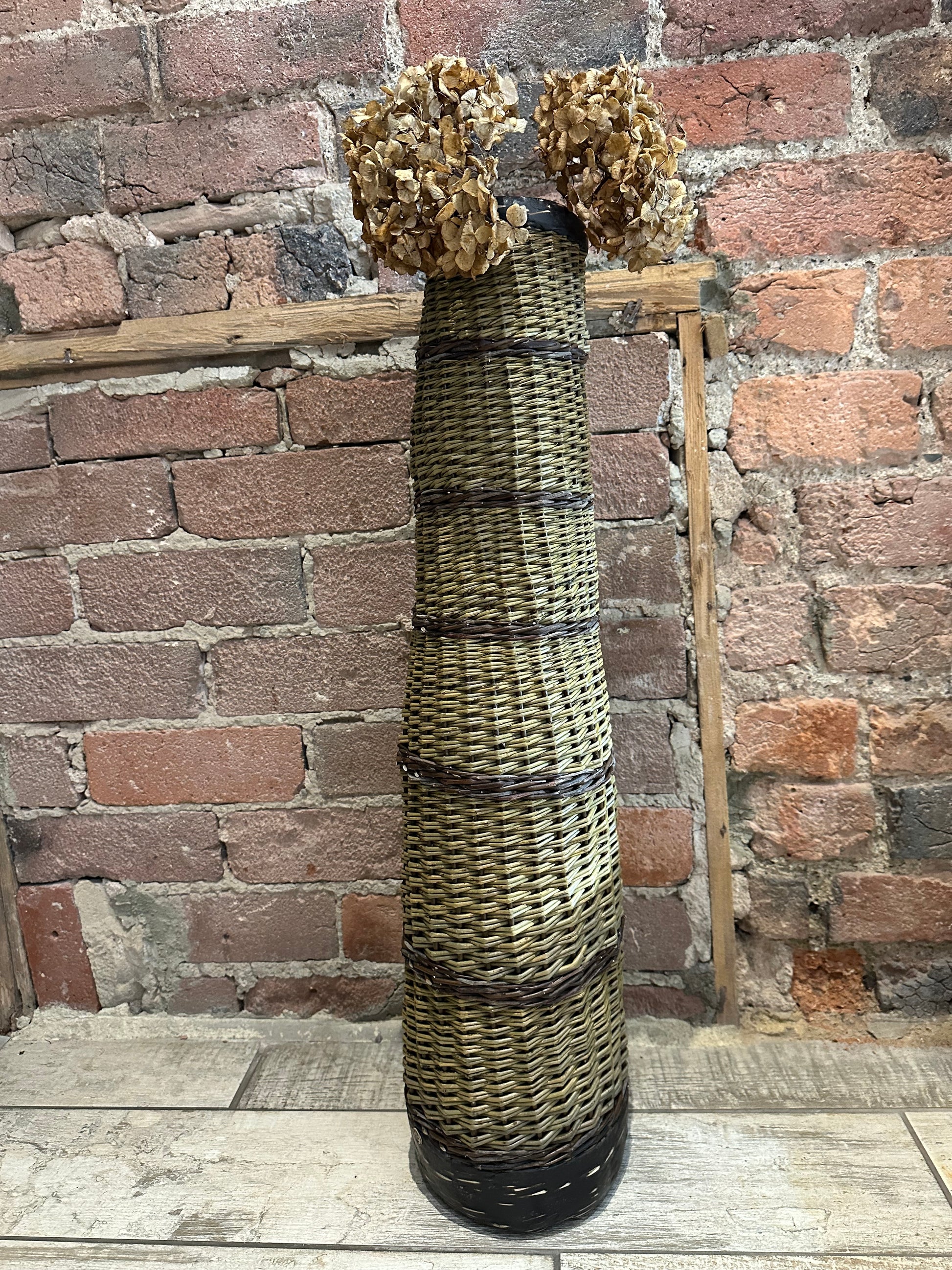 Medium chimney pot 74cms Mytholm